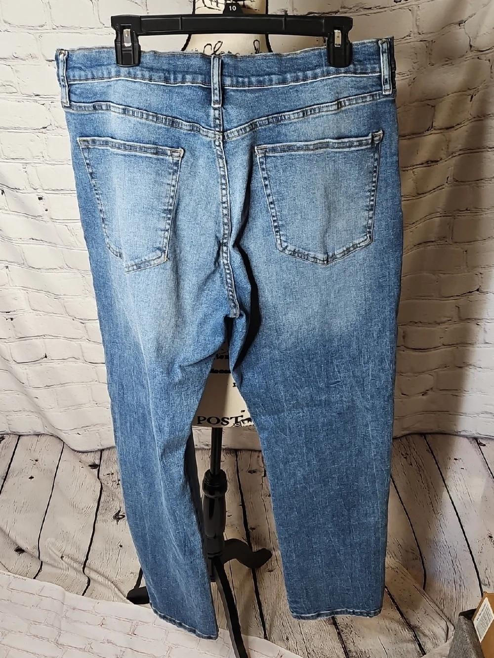 Lazer Slim Fit Straight Leg Medium Blue Wash Men's Jeans Size 38x32